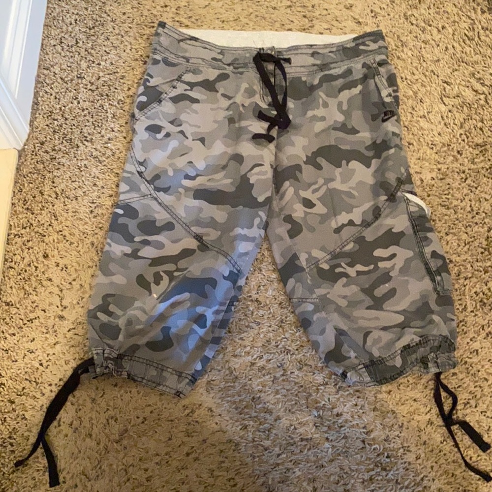 Nike camo sportswear Capri pants